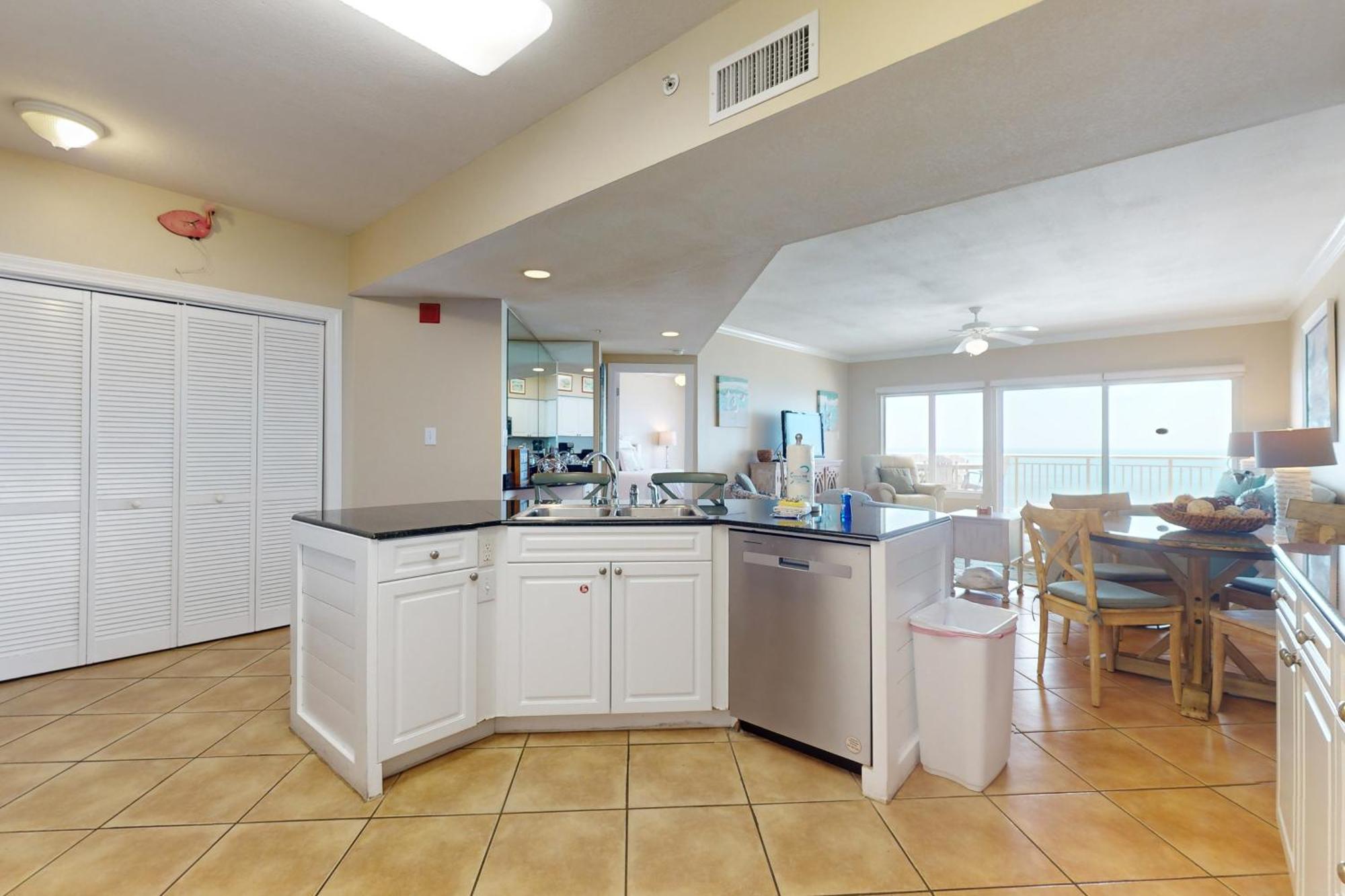 Admirals Quarters Villa Orange Beach Room photo